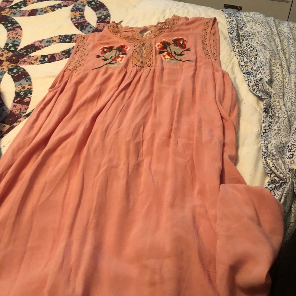Boutique embroidered dress nwot